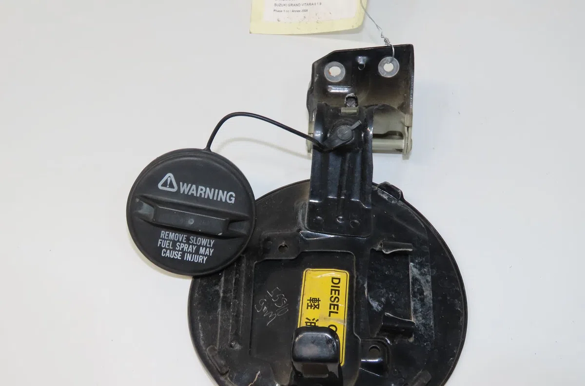 Volet de trappe carburant Suzuki GRAND VITARA II (JT, TE, TD) 1.9 ddis traction intégrale (jt419, td44, jb419wd,... (200