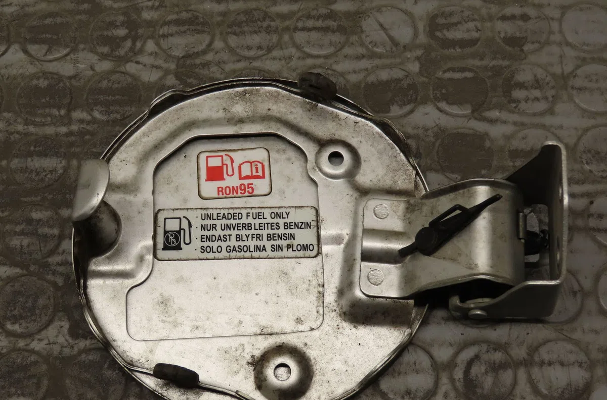 Volet de trappe carburant Suzuki SWIFT III (MZ, EZ) 1.3 (rs 413) (2005) occasion