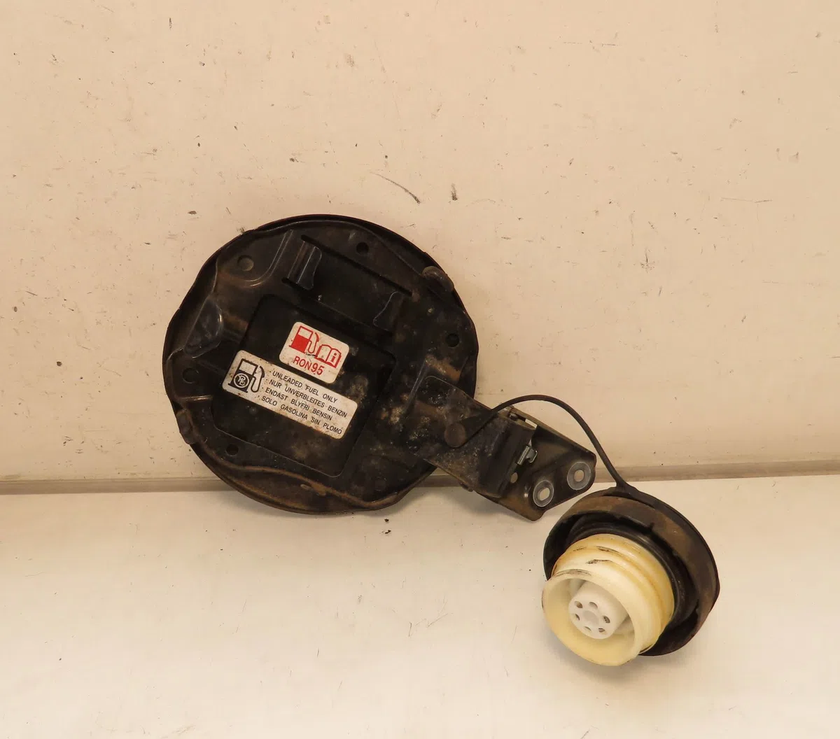 Volet de trappe carburant Suzuki SWIFT IV (FZ, NZ) 1.2 4x4 (azh 412) (2010) occasion