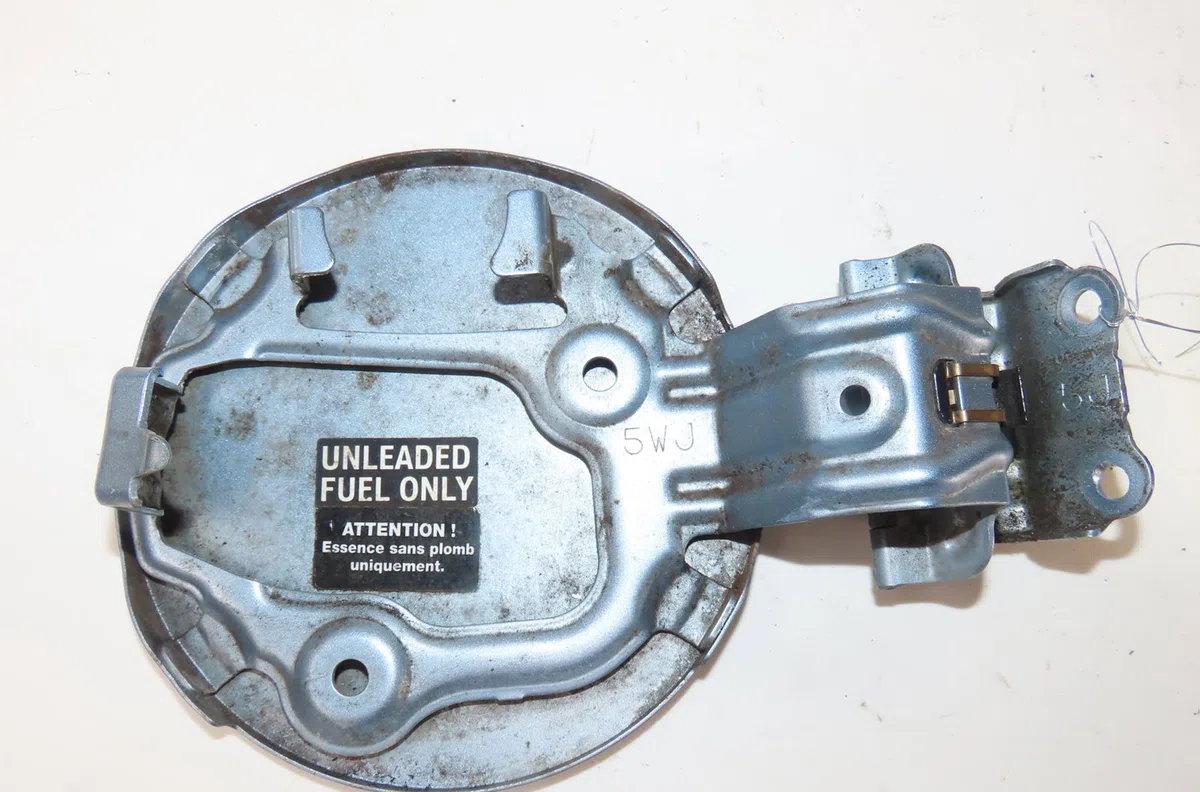 Volet de trappe carburant Toyota AURIS Break (_E18_) 1.8 hybrid (zwe186_) (2013-2018) occasion