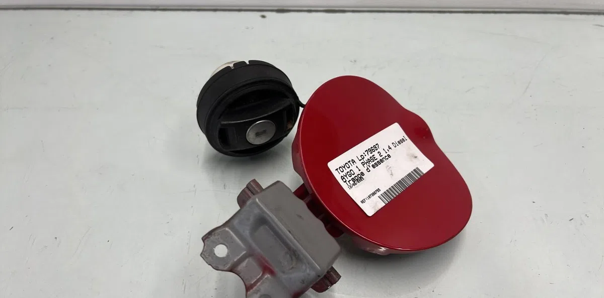 Volet de trappe carburant TOYOTA AYGO 1 PHASE 2 occasion