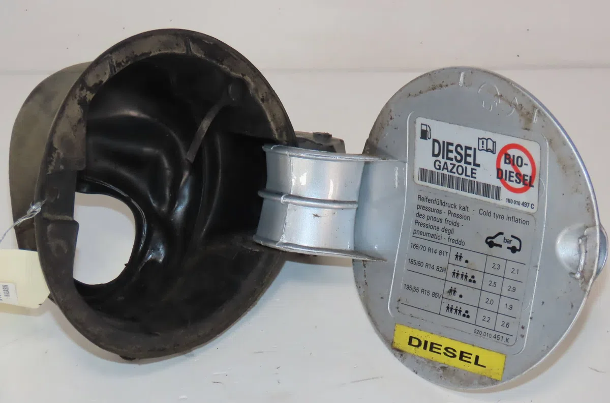 Volet de trappe carburant Volkswagen FOX 3-5 portes (5Z1, 5Z3, 5Z4) 1.4 tdi (2005-2009) occasion