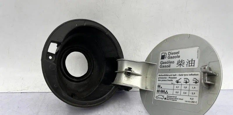 Volet de trappe carburant VOLKSWAGEN GOLF 4 occasion