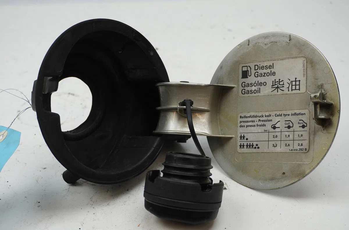 Volet de trappe carburant Volkswagen GOLF IV (1J1) 1.9 tdi (1997-2004) occasion