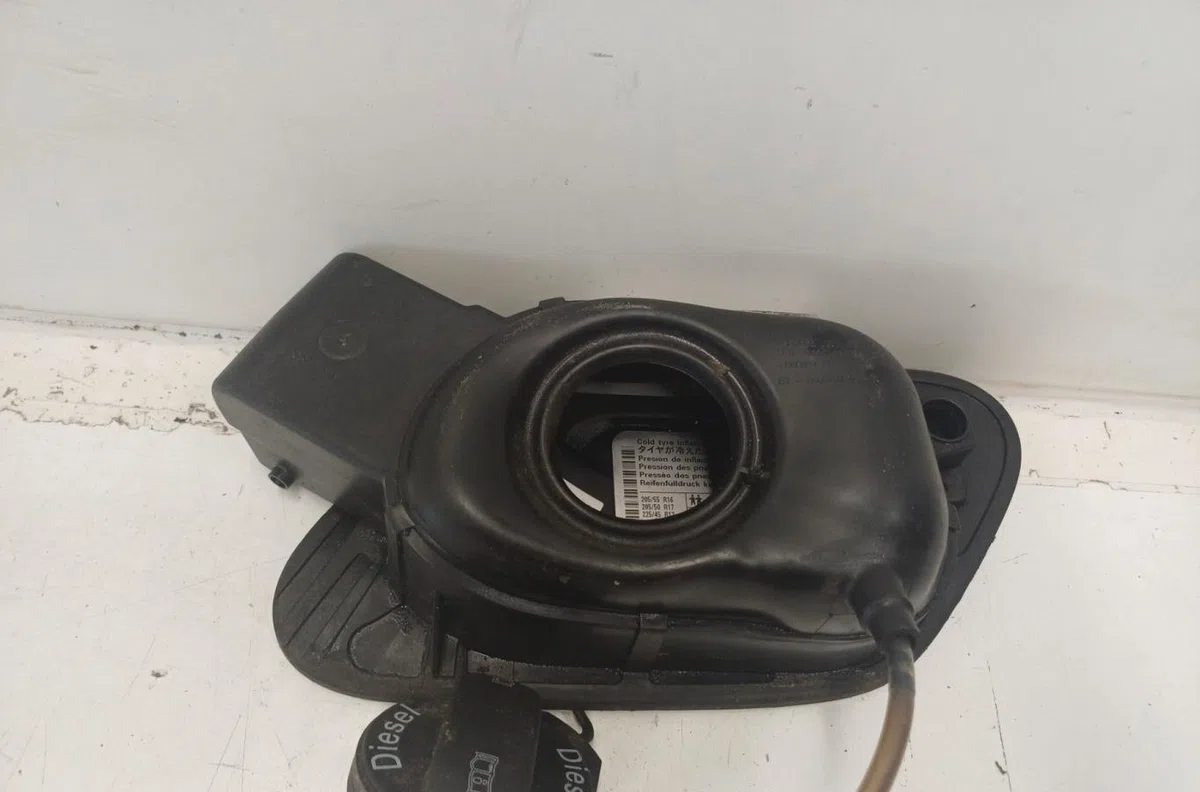 Volet de trappe carburant VOLKSWAGEN GOLF SPORTSVAN PHASE 1 occasion