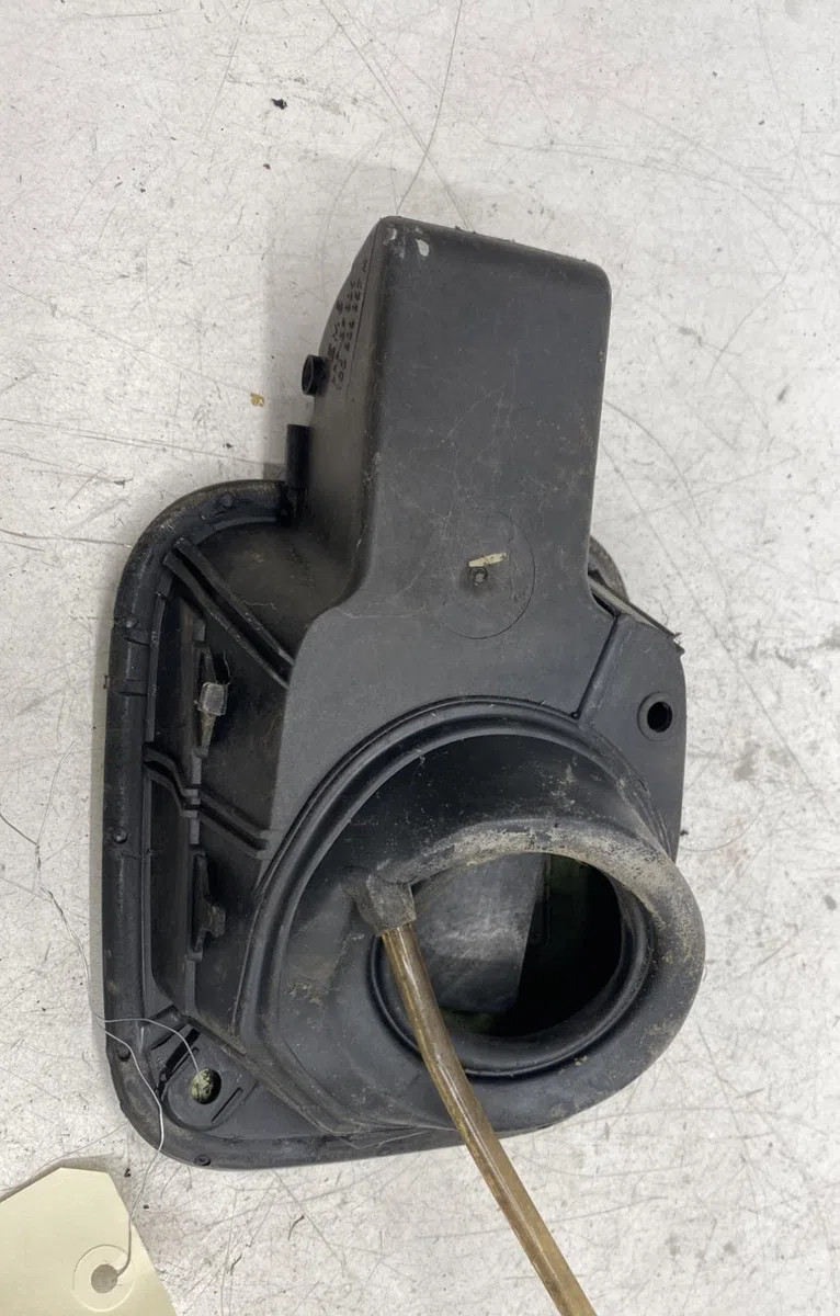 Volet de trappe carburant Volkswagen NEW BEETLE Décapotable (1Y7) 1.6 (2003-2010) occasion