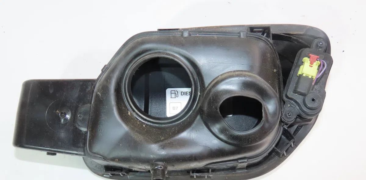 Volet de trappe carburant Volkswagen PASSAT B8 (3G2, CB2) 1.6 tdi (2014) occasion