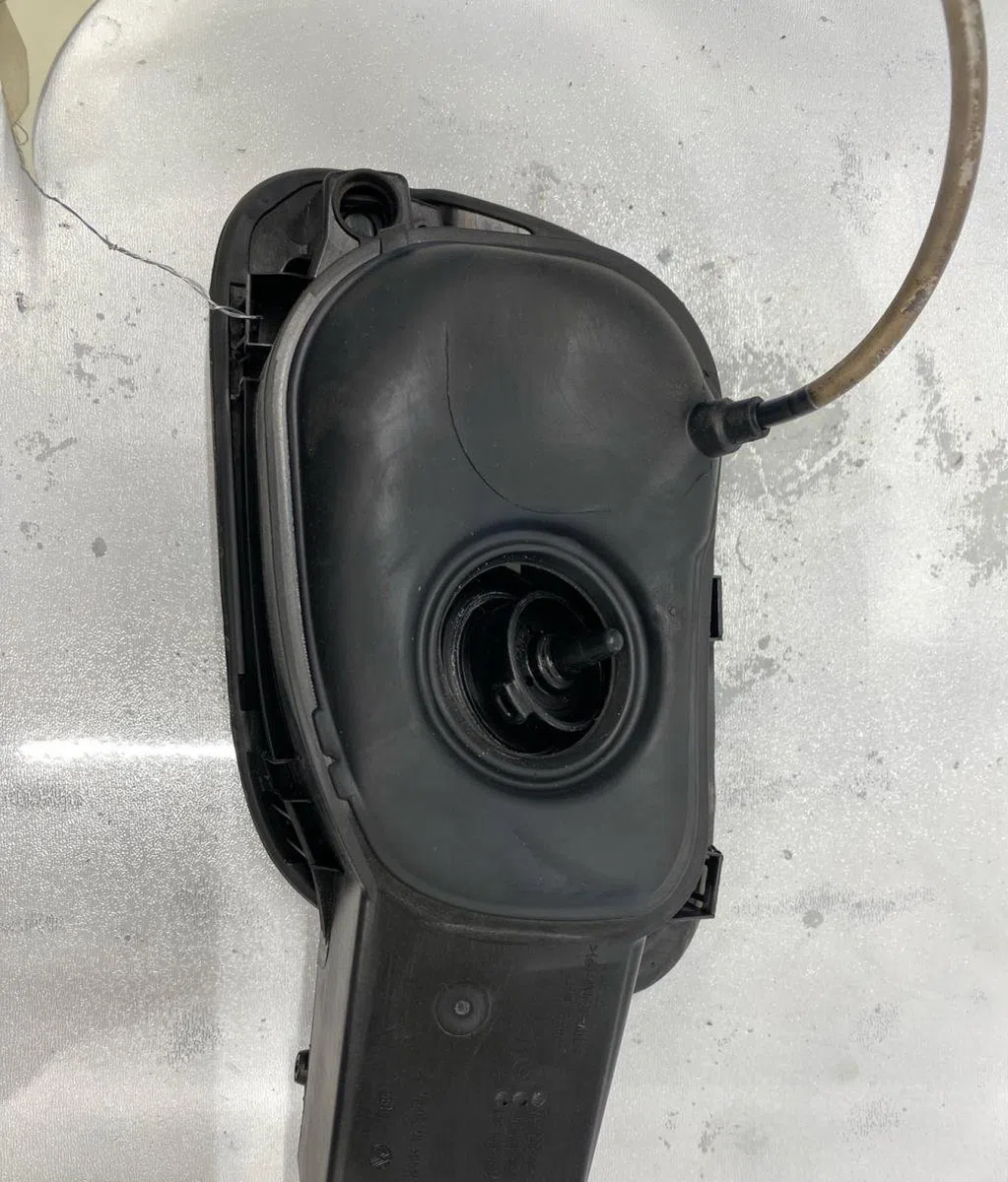 Volet de trappe carburant VOLKSWAGEN POLO 6 PHASE 1 occasion