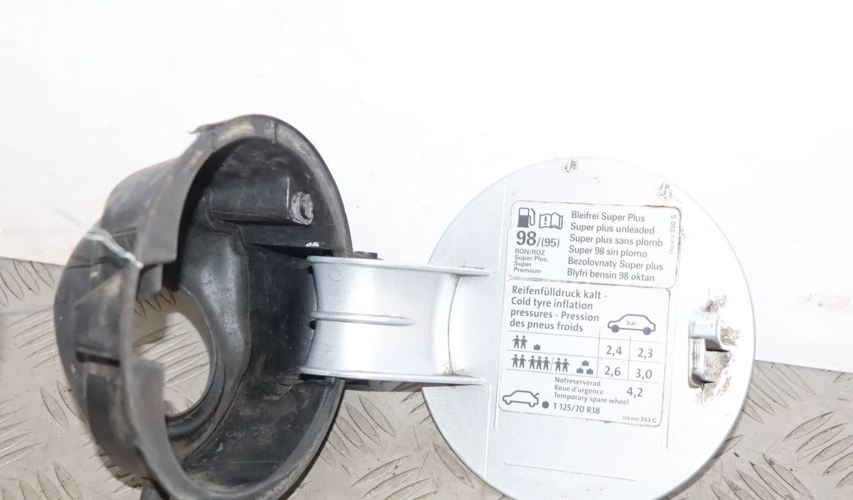 Volet de trappe carburant Volkswagen TOURAN (1T1, 1T2) 2.0 fsi (2003-2007) occasion