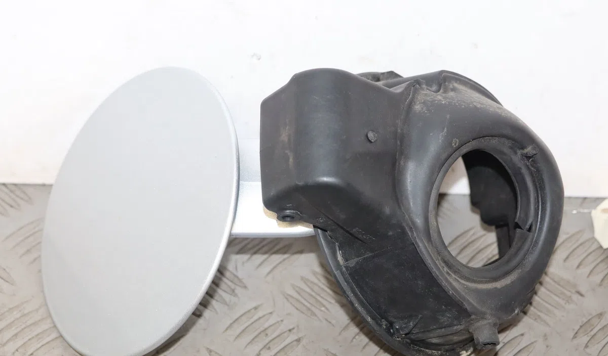 Volet de trappe carburant Volkswagen TOURAN (1T1, 1T2) 2.0 fsi (2003-2007) occasion