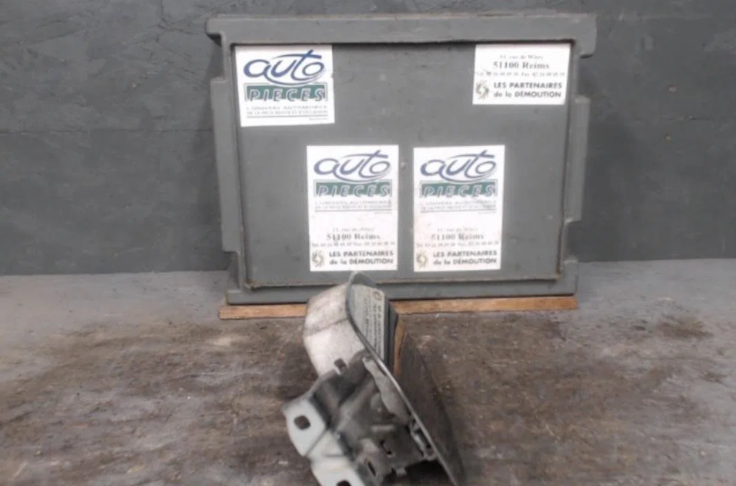 Volet de trappe carburant VOLVO V 40 1  V 40 1 PHASE 1 BREAK occasion