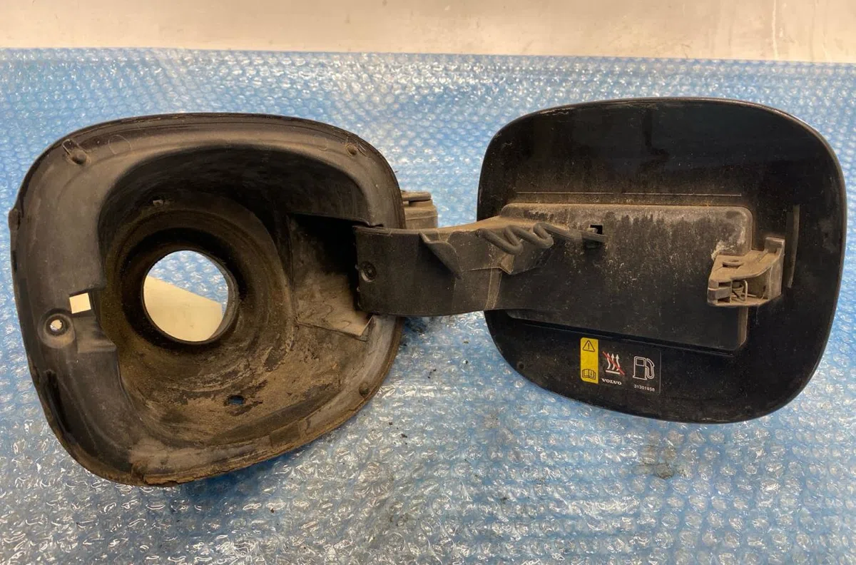 Volet de trappe carburant VOLVO V 60 2 PHASE 2 BREAK occasion